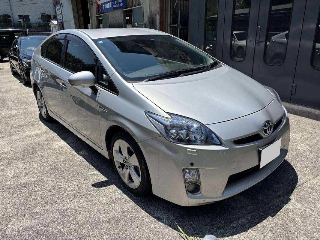 広島県 安芸郡 中古車販売　３０プリウス中古車購入　エイムゲイン エアロ取付